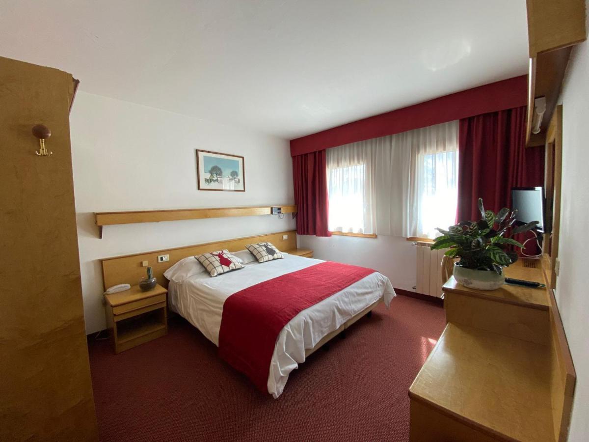 Grand Hotel Miramonti Passo del Tonale Room photo