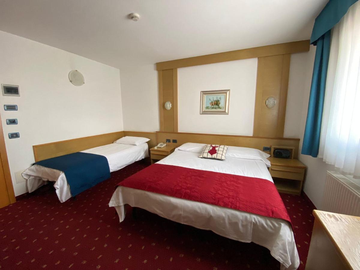Grand Hotel Miramonti Passo del Tonale Room photo